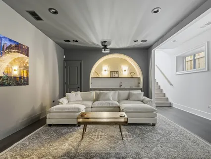 $1,900,000 | 2501 North Sawyer Avenue, Chicago, IL 60647