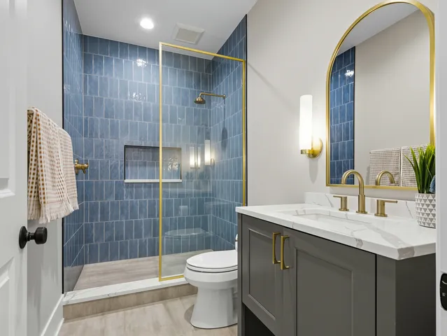 $1,900,000 | 2501 North Sawyer Avenue, Chicago, IL 60647