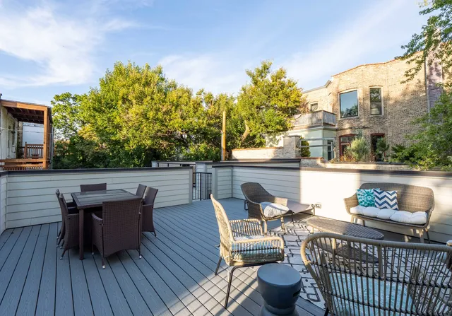 $1,900,000 | 2501 North Sawyer Avenue, Chicago, IL 60647