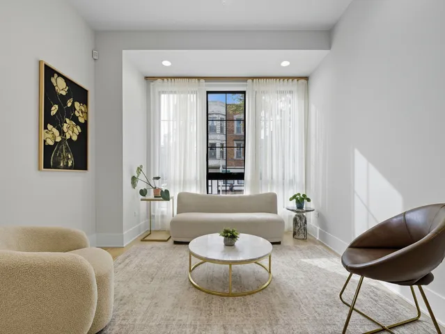 $1,900,000 | 2501 North Sawyer Avenue, Chicago, IL 60647