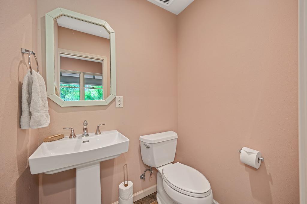 12528 Rattlesnake Road Grass Valley, CA 95945 - Photo 16 of 48