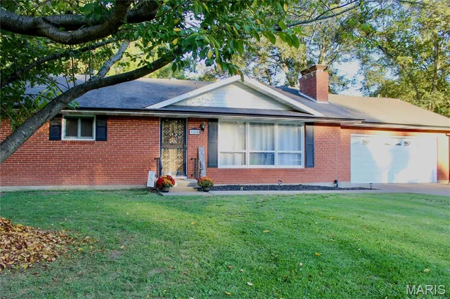 $245,000 | 104 North Missouri Avenue, Oran, MO 63771