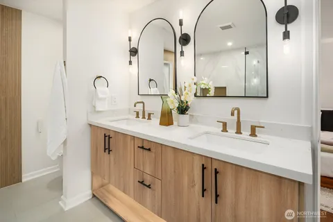 $1,678,000 | 1817 220th Place Northeast, Sammamish, WA 98074