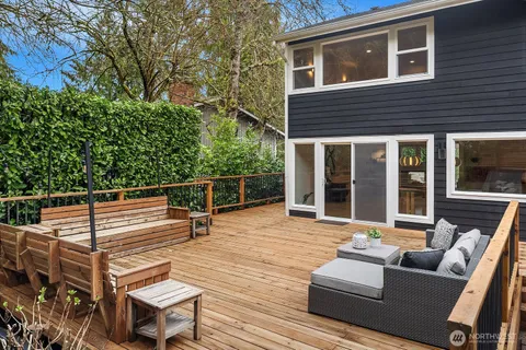 $1,678,000 | 1817 220th Place Northeast, Sammamish, WA 98074