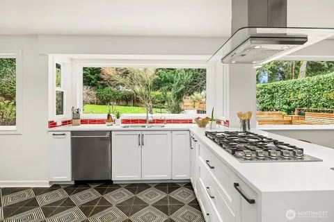 $1,678,000 | 1817 220th Place Northeast, Sammamish, WA 98074