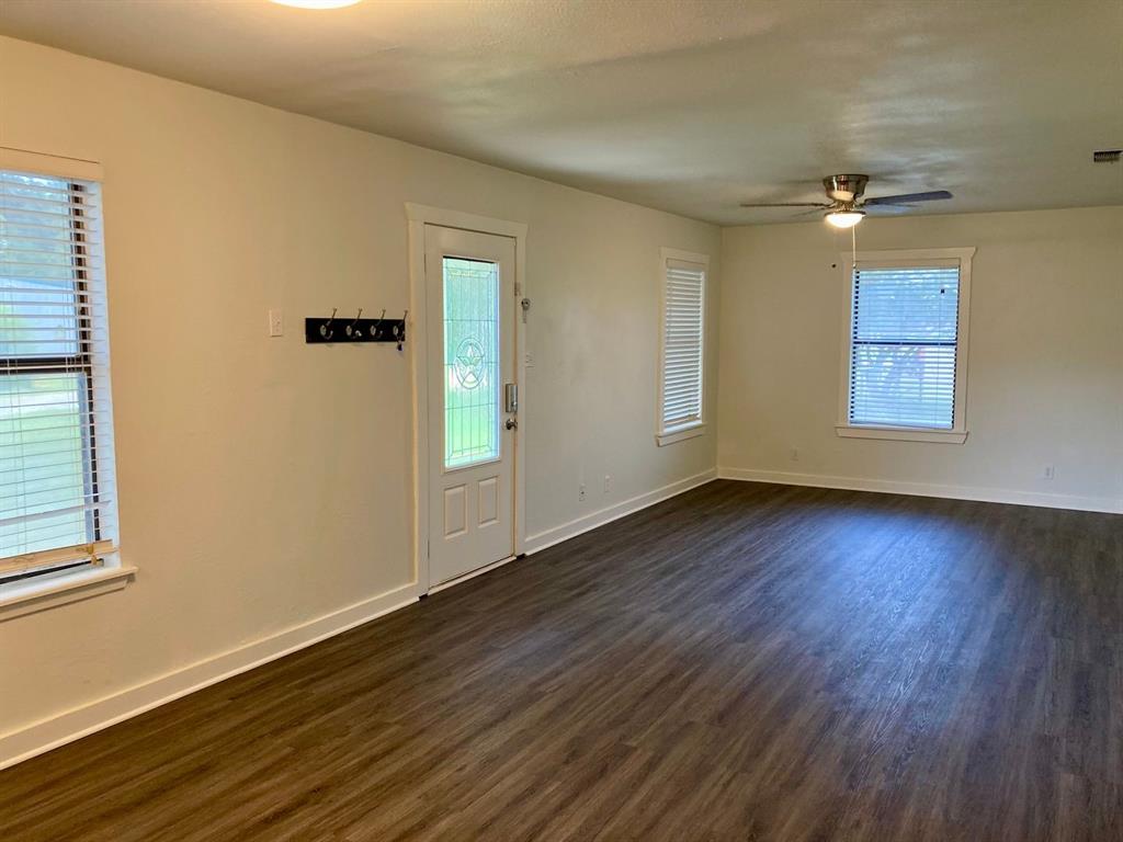 206 East 3rd Street Tolar, TX 76476 - Photo 7 of 21