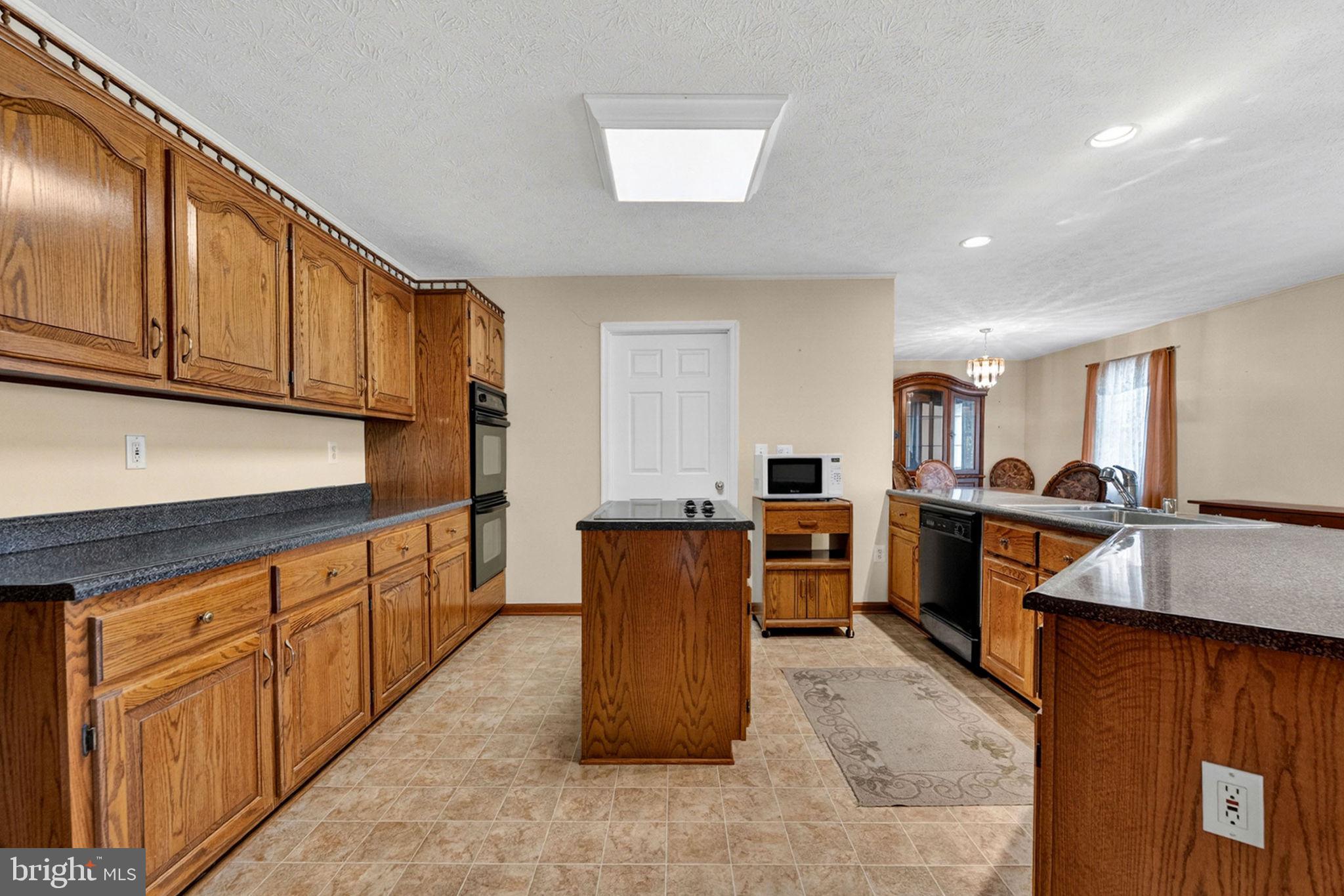 6315 Ida Road Stanley, VA 22851 - Photo 14 of 83 Eat In Kitchen with Dining Area