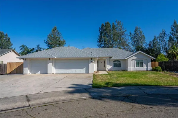 $464,500 | 2652 Brooch Court, Redding, CA 96001