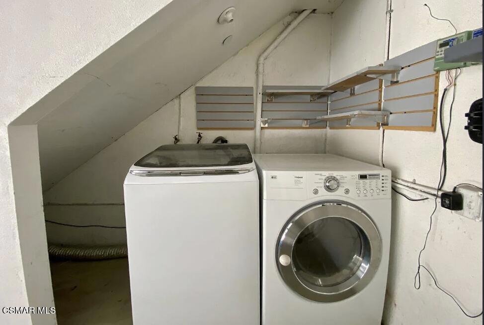 4130 Carrizal Road Woodland Hills, CA 91364 - Photo 32 of 33 a utility room with dryer and washer