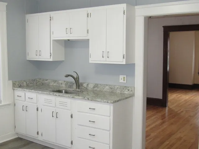 $1,700 | 323 Lincoln Street, Unit 2R, Worcester, MA 01605