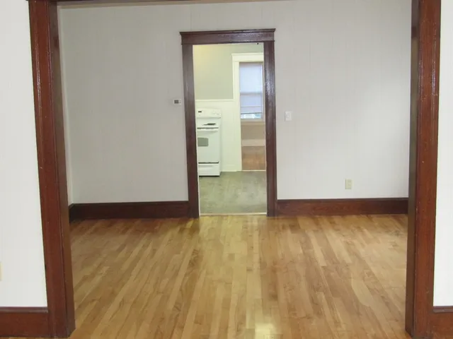 $1,700 | 323 Lincoln Street, Unit 2R, Worcester, MA 01605