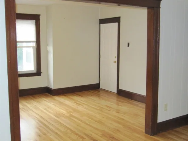 $1,700 | 323 Lincoln Street, Unit 2R, Worcester, MA 01605