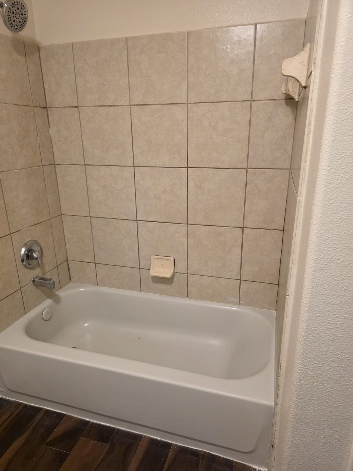 1023 Orie Court Spring, TX 77373 - Photo 23 of 28 a bathroom with a bathtub