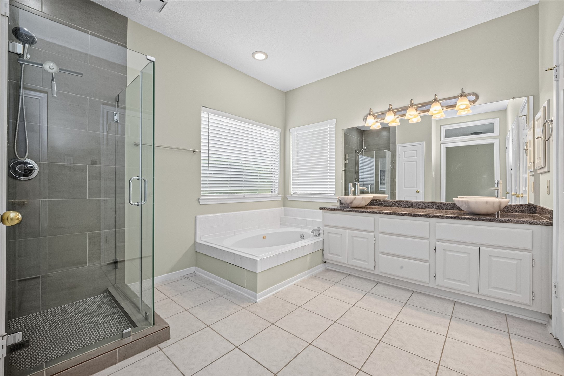1430 Mabry Mill Road Houston, TX 77062 - Photo 21 of 39 Primary bath