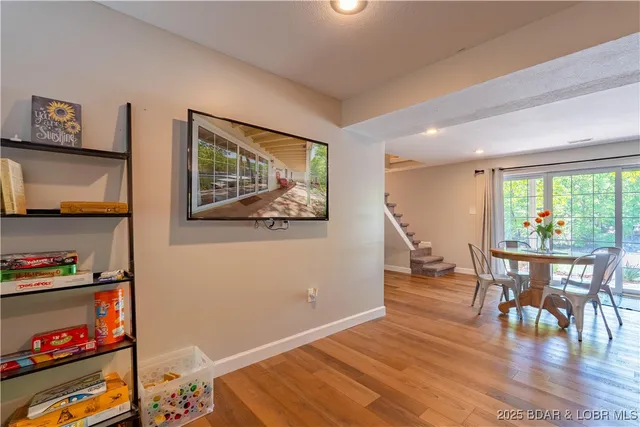 $675,000 | 32 Lake Village Road, Eldon, MO 65026