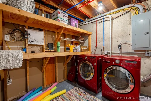 $675,000 | 32 Lake Village Road, Eldon, MO 65026