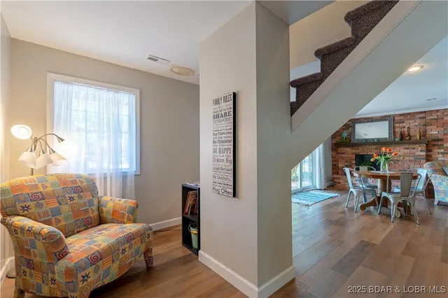 $675,000 | 32 Lake Village Road, Eldon, MO 65026