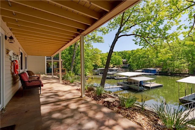 $675,000 | 32 Lake Village Road, Eldon, MO 65026