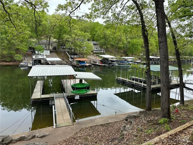 $675,000 | 32 Lake Village Road, Eldon, MO 65026