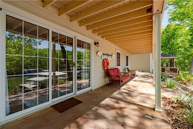 $675,000 | 32 Lake Village Road, Eldon, MO 65026