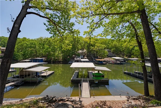 $675,000 | 32 Lake Village Road, Eldon, MO 65026