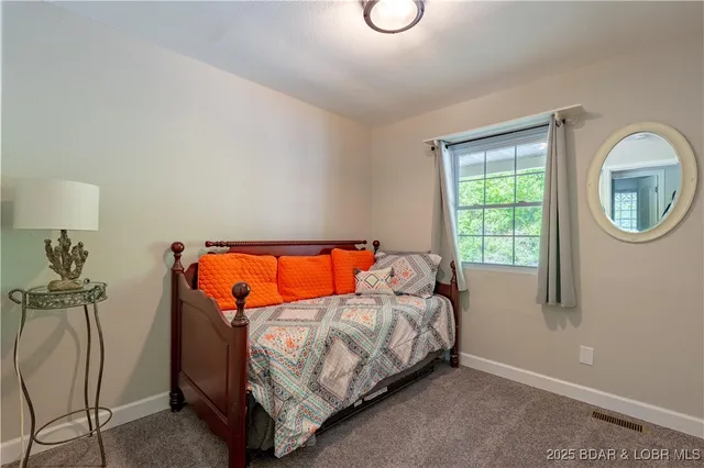 $675,000 | 32 Lake Village Road, Eldon, MO 65026