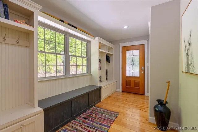 $675,000 | 32 Lake Village Road, Eldon, MO 65026