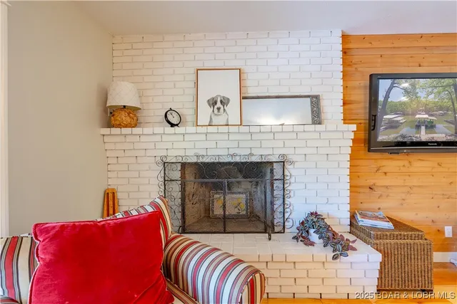 $675,000 | 32 Lake Village Road, Eldon, MO 65026