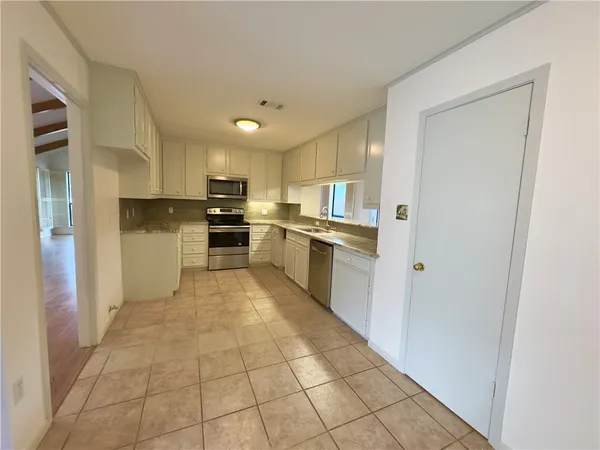 $2,200 | 2611 Rustling Oaks Drive, Bryan, TX 77802