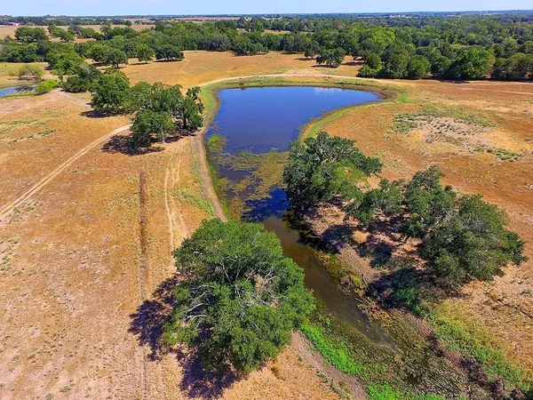 $922,200 | 245 County Road 245, Weimar, TX 78962