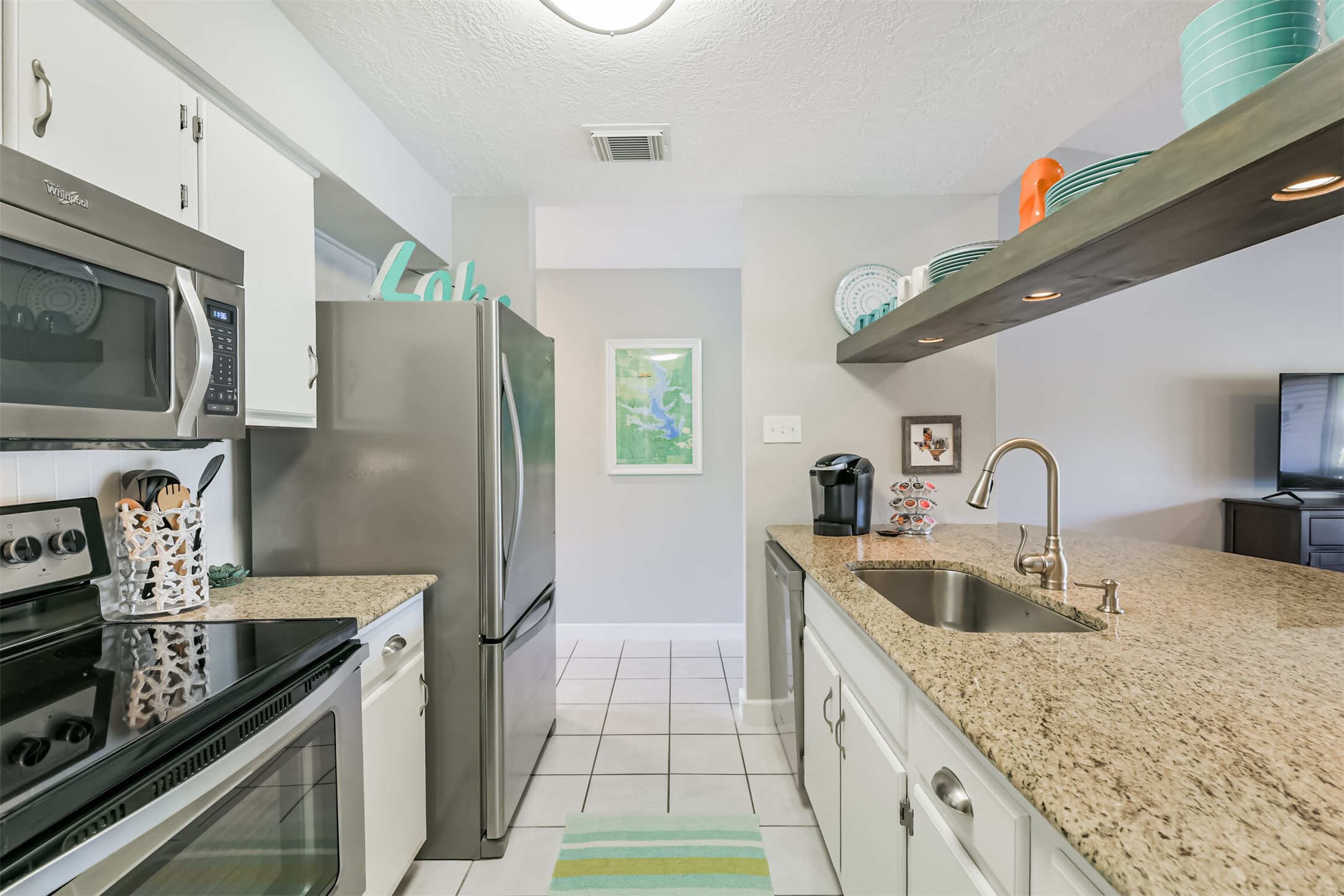 801 River Road, Unit 106F Montgomery, TX 77356 - Photo 7 of 39 Plenty of room with full size appliances