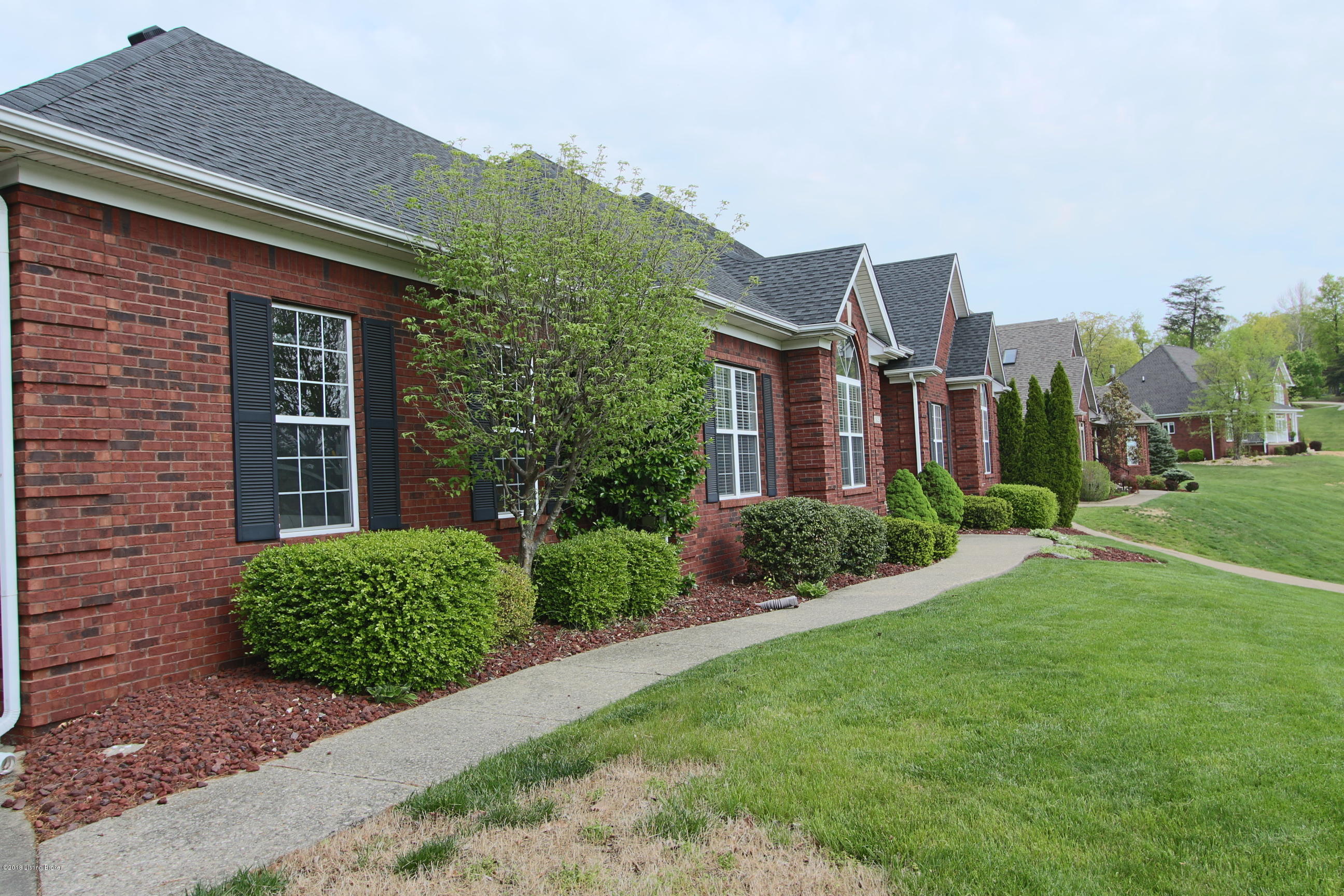 1825 Grand Ridge Road Louisville, KY 40214 - Photo 2 of 53 Side front