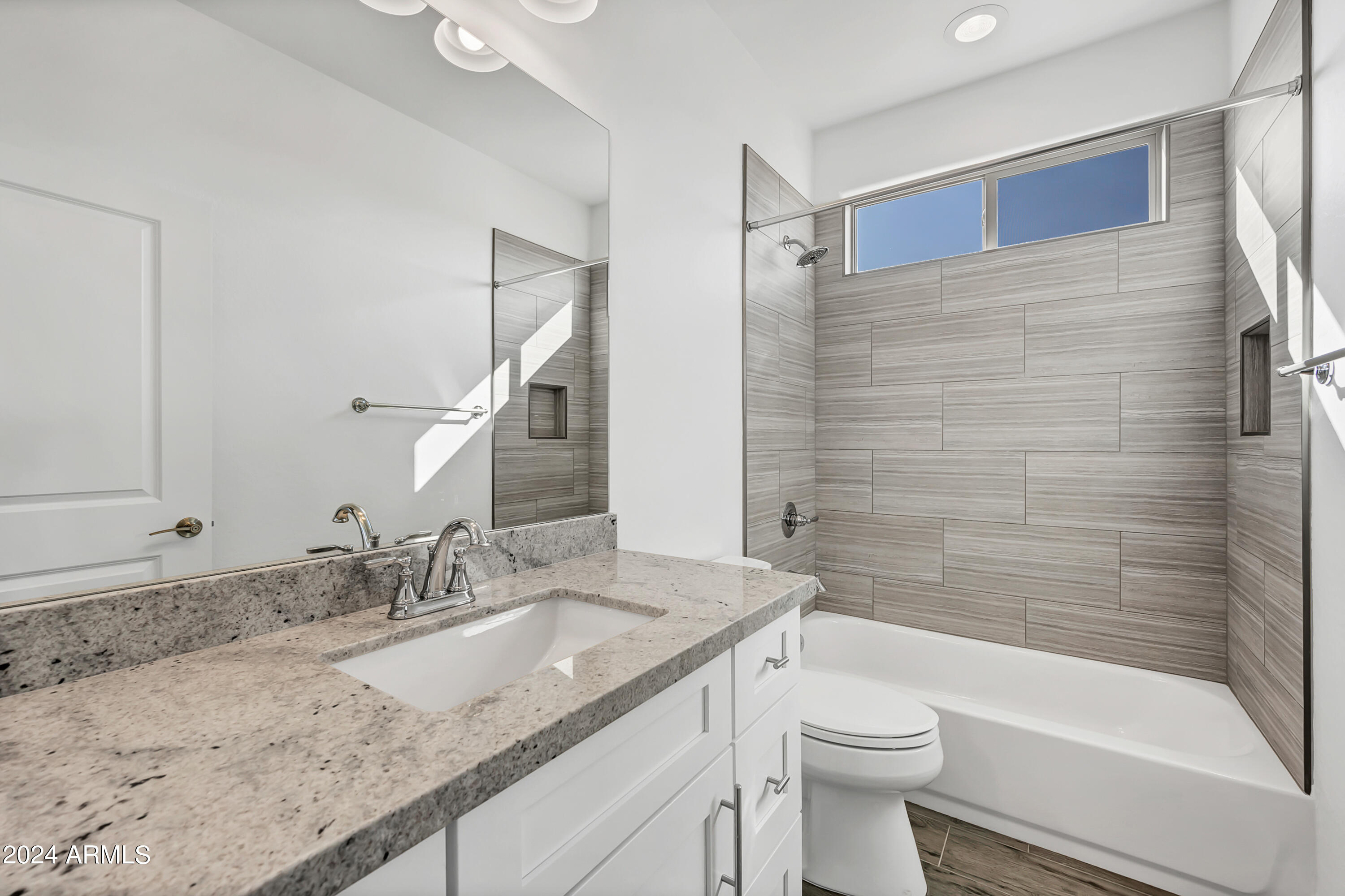 16825 West Baker Road Surprise, AZ 85387 - Photo 11 of 17 2nd Bathroom