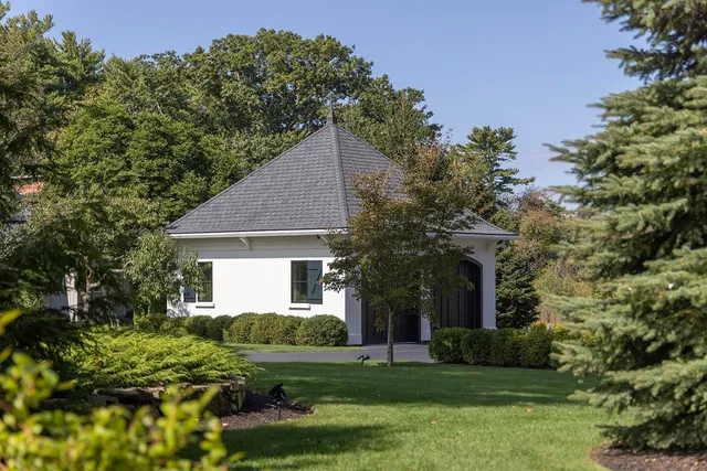 $5,689,000 | 12 Runnymede Drive, North Hampton, NH 03862