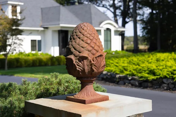 $5,689,000 | 12 Runnymede Drive, North Hampton, NH 03862