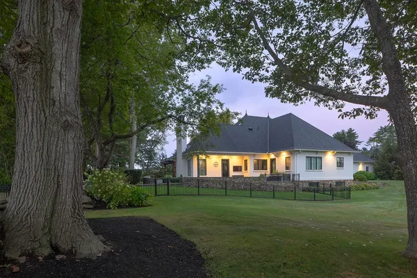 $5,689,000 | 12 Runnymede Drive, North Hampton, NH 03862