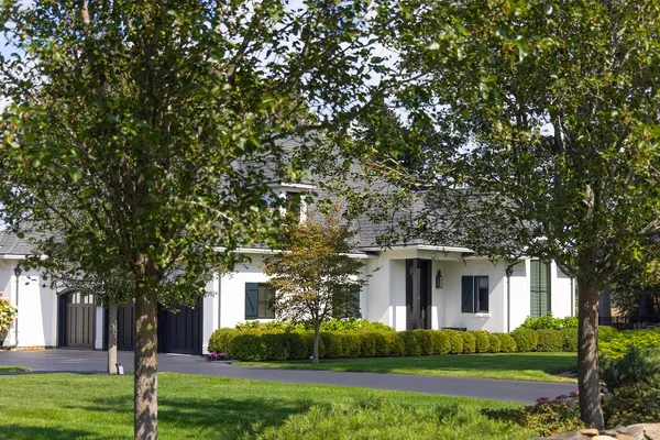 $5,689,000 | 12 Runnymede Drive, North Hampton, NH 03862