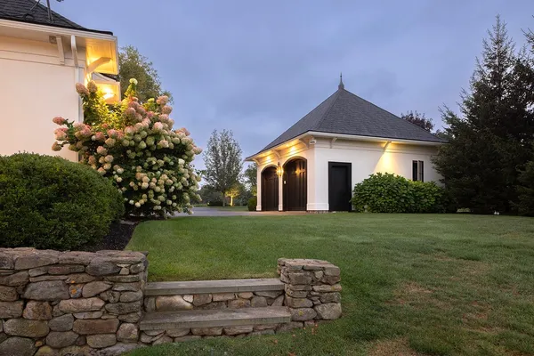 $5,689,000 | 12 Runnymede Drive, North Hampton, NH 03862