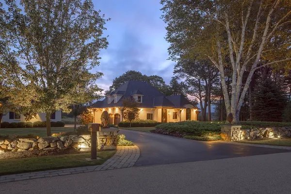 $5,689,000 | 12 Runnymede Drive, North Hampton, NH 03862