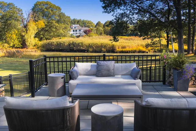 $5,689,000 | 12 Runnymede Drive, North Hampton, NH 03862