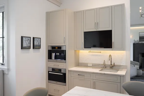 $5,689,000 | 12 Runnymede Drive, North Hampton, NH 03862