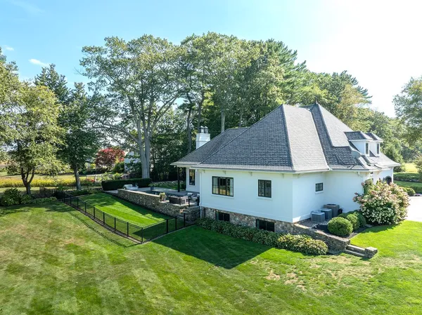 $5,689,000 | 12 Runnymede Drive, North Hampton, NH 03862