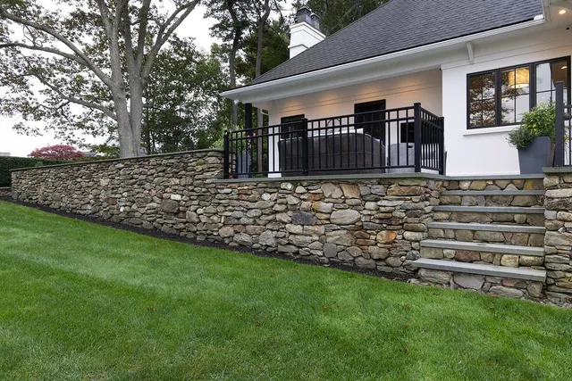 $5,689,000 | 12 Runnymede Drive, North Hampton, NH 03862