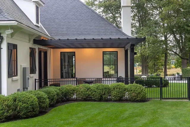 $5,689,000 | 12 Runnymede Drive, North Hampton, NH 03862