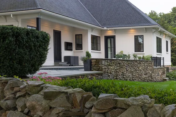 $5,689,000 | 12 Runnymede Drive, North Hampton, NH 03862