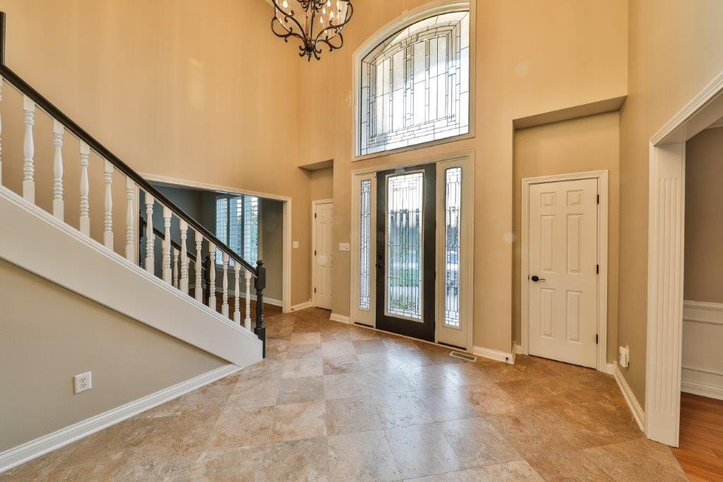 12173 Bridgewater Road Indianapolis, IN 46256 - Photo 5 of 33 Gallery Image 5