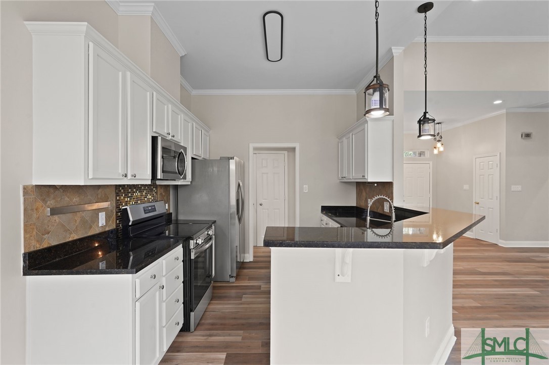210 Burton Road Savannah, GA 31405 - Photo 4 of 48