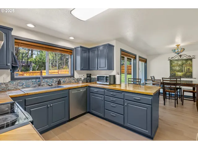 $525,000 | 87808 Saltaire Street, Florence, OR 97439