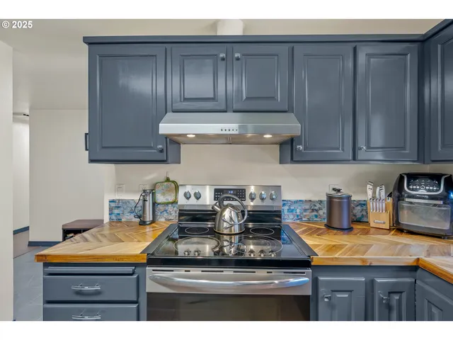 $525,000 | 87808 Saltaire Street, Florence, OR 97439