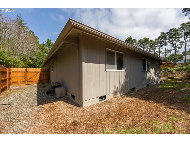 $525,000 | 87808 Saltaire Street, Florence, OR 97439